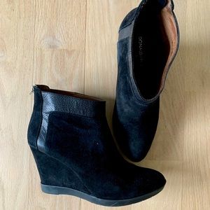 Donald Pliner leather & suede booties size 8.5